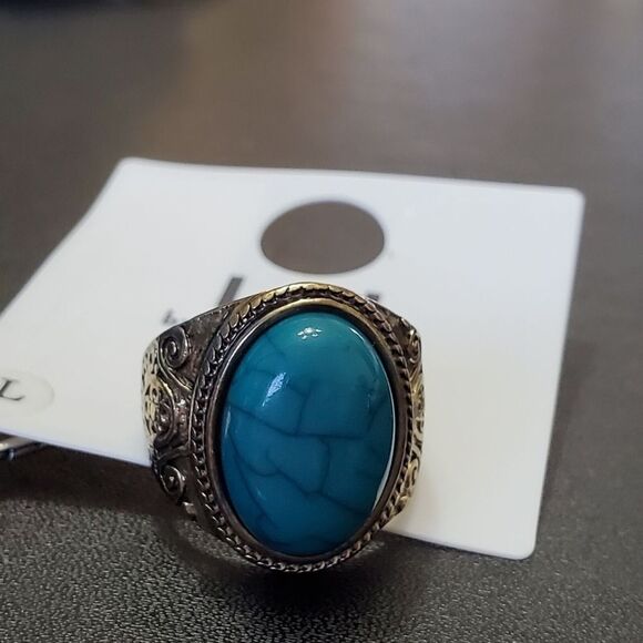 **Final Sale** Silver tone blue acrylic stone ring Size 7.5 - Picture 1 of 7